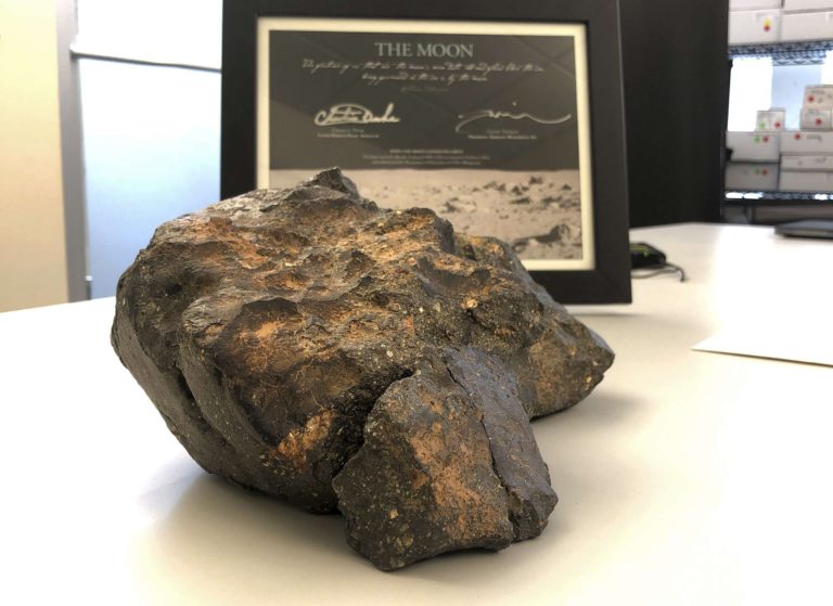 meteorit, Mesiac, Boston