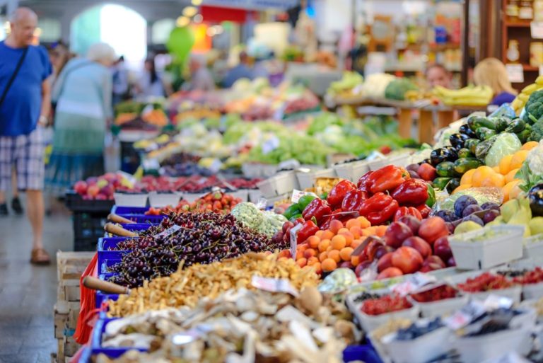 The market 3147758_1280.jpg