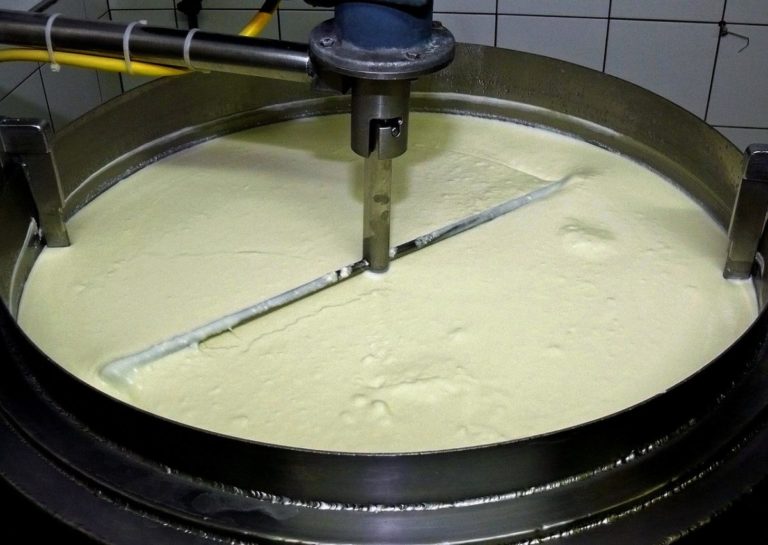 Yogurt 1097524_1280.jpg