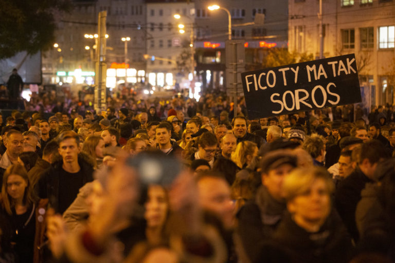 PROTEST: Za slušné Slovensko v Bratislave