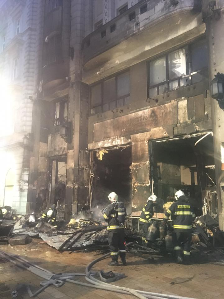 požiar - Vianočné trhy Bratislava