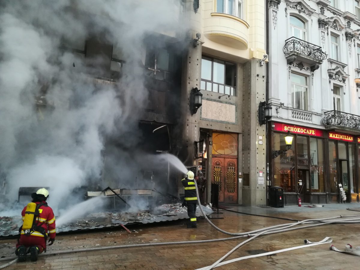 Požiar na vianočných trhoch v Bratislave