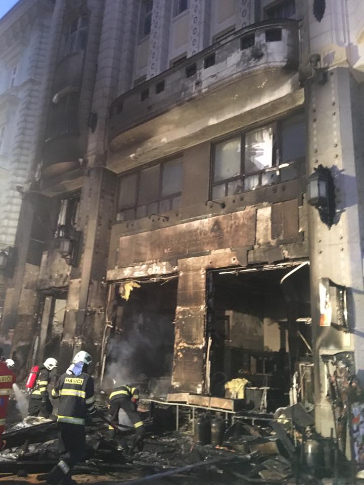 požiar - Vianočné trhy Bratislava