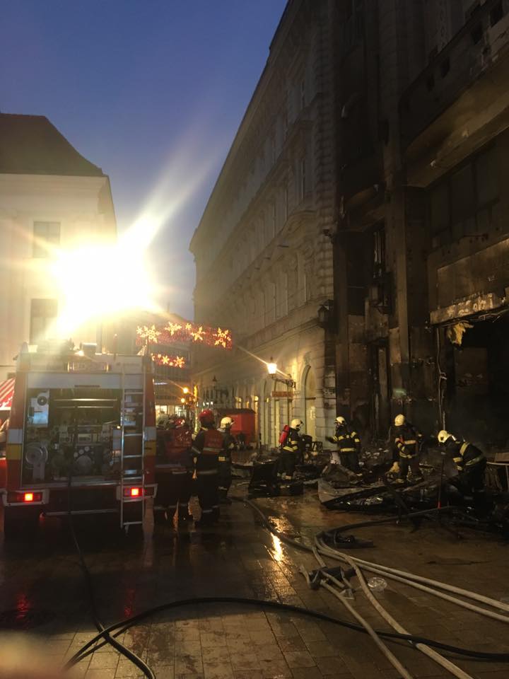 požiar - Vianočné trhy Bratislava