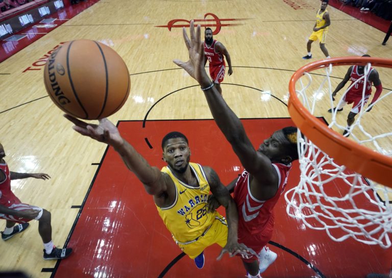Alfonzo McKinnie, Clint Capela