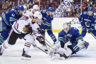 Blackhawks Canucks Hockey