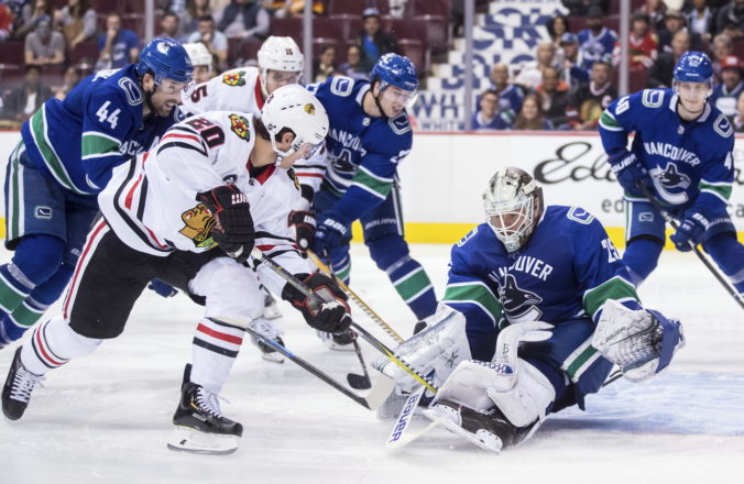 Blackhawks Canucks Hockey