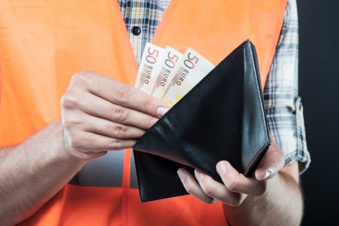 zamestnanec, peniaze, plat