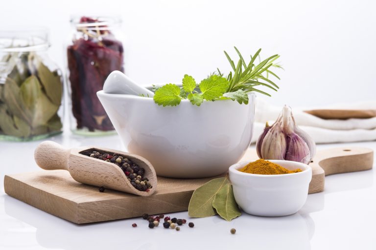 Herbs 923496_1920.jpg