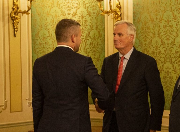 PREMIÉR: Prijatie vyjednávaèa EÚ pre Brexit