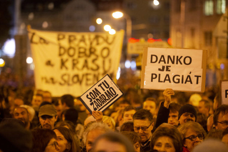 PROTEST: Za slušné Slovensko v Bratislave