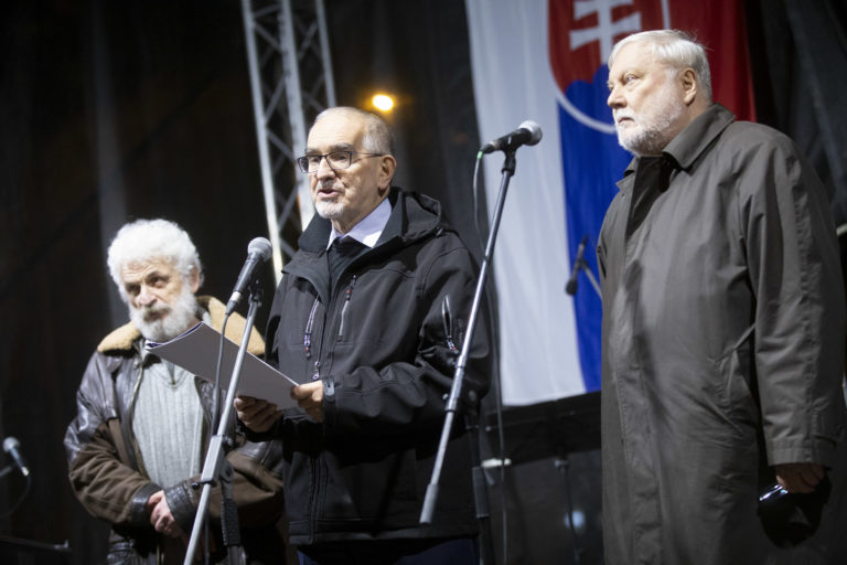 PROTEST: Za slušné Slovensko v Bratislave