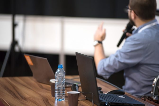 Konferencia.jpg