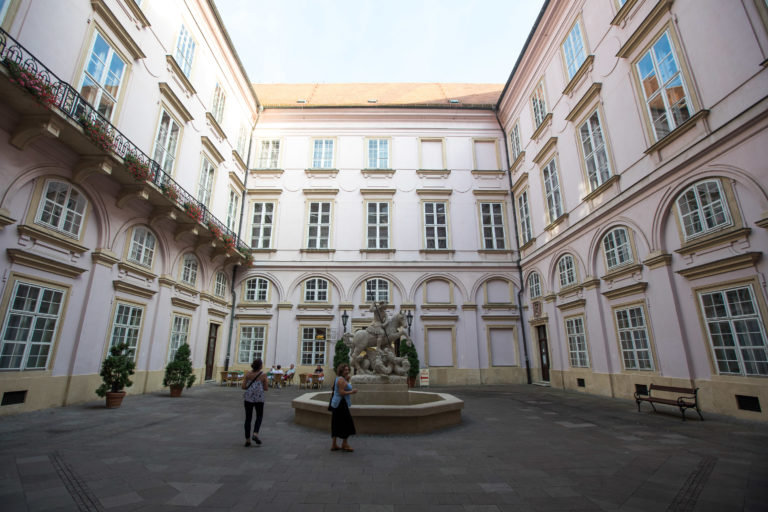 Primaciálny palác