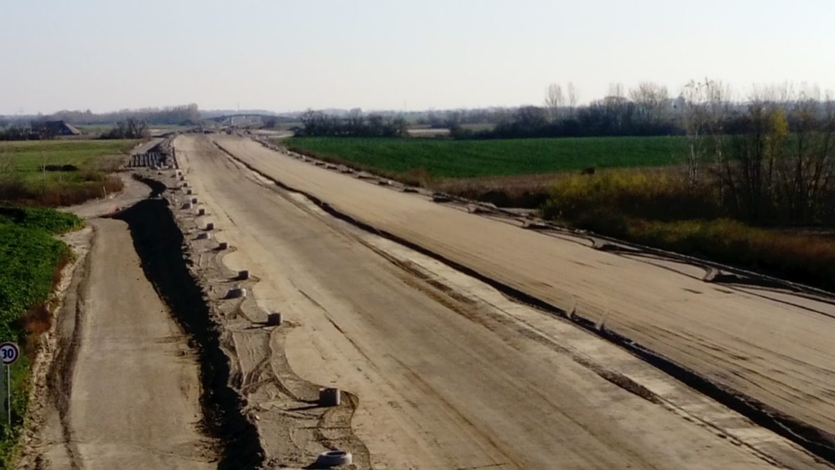 Výstavba R7