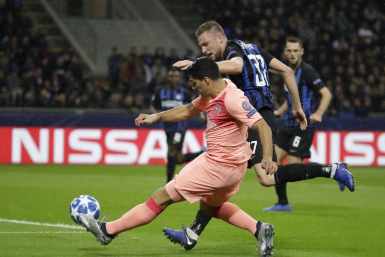 Milan Škriniar, Luis Suarez