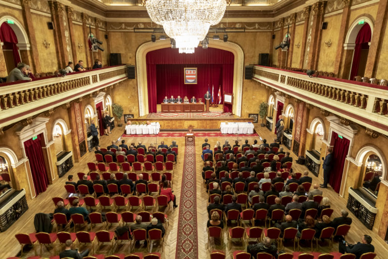 poslanci presov