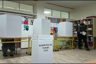 Volebne miestnosti atmosfera.jpg