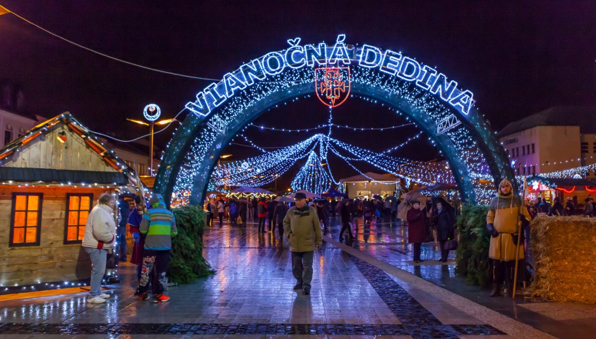 Vianočné trhy, vianočná dedina