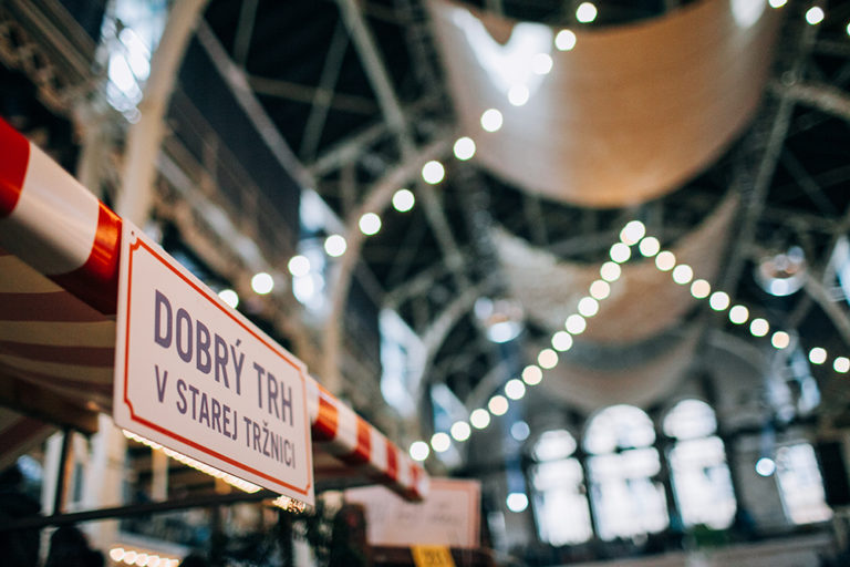 BRATISLAVA: Vianočný Dobrý trh na Námestí SNP