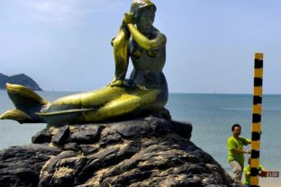 Thajsko, Songkchlá, socha zlatej morskej panny