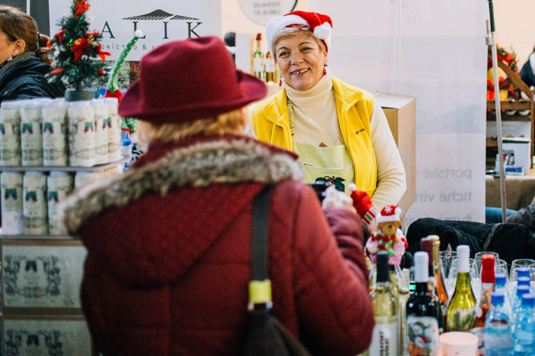 BRATISLAVA: Vianočný Dobrý trh na Námestí SNP