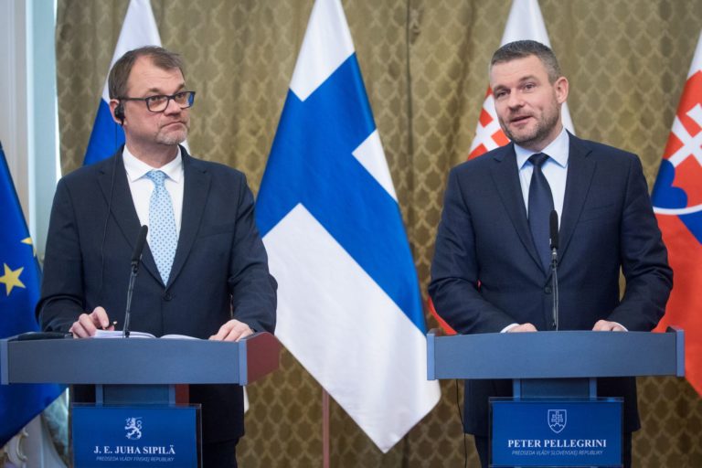 Peter Pellegrini, Juha Sipilä