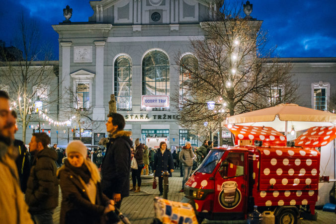 BRATISLAVA: Vianočný Dobrý trh na Námestí SNP