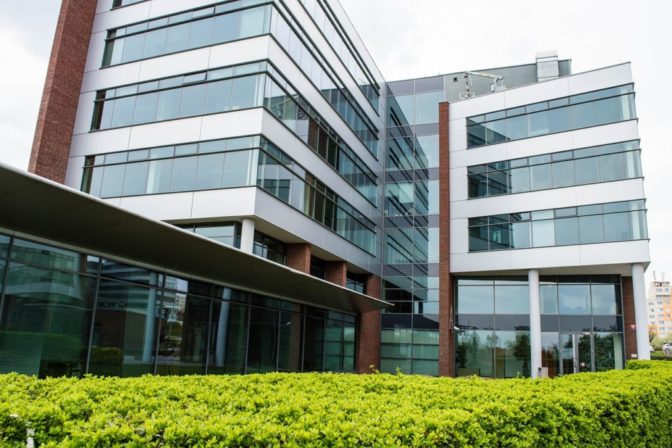 Stavba nehnuteľnosť budova bývanie||Trojuhelnik.jpg