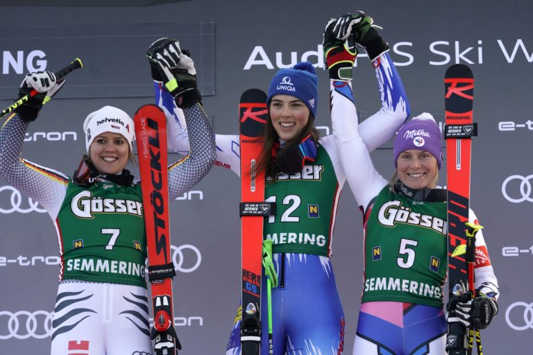 Petra Vlhová,  Tessa Worley, Viktoria Rebensburg