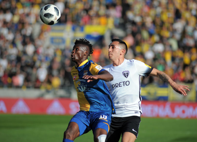 Vakoun Issouf Bayo, Ivan Santiago Diaz