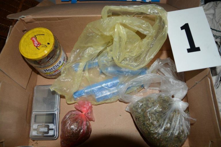 POLÍCIA: Protidrogová razia