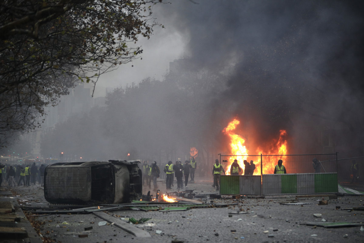Protesty vo Francúzsku, demonštrácie, zvyšovanie daní, Emmanuel Macron