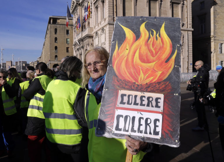 Protesty vo Francúzsku, demonštrácie, zvyšovanie daní, Emmanuel Macron