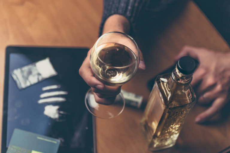 Alkohol, drogy