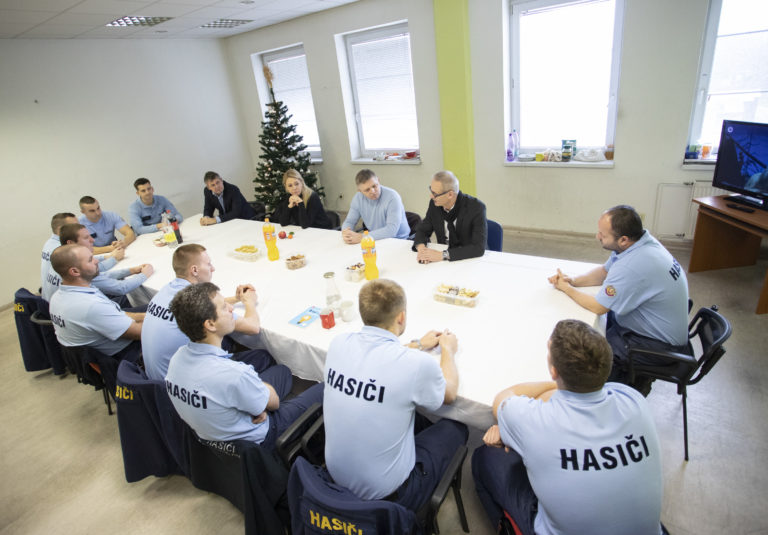 Denisa Saková, Robert Fico, hasiči, Štedrý deň