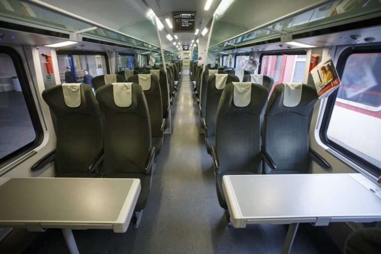Railjet xpress Bratislava - ZürichPohľad do vozňa druhej triedy nového vlaku Railjet xpress, ktorý po prvý krát v histórii spojí Bratislavu s Zürichom, na Hlavnej stanici. Bratislava, 6. december 2018,