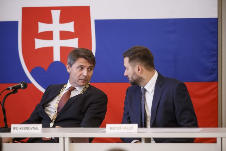 Ivo Nesrovnal, Matúš Vallo