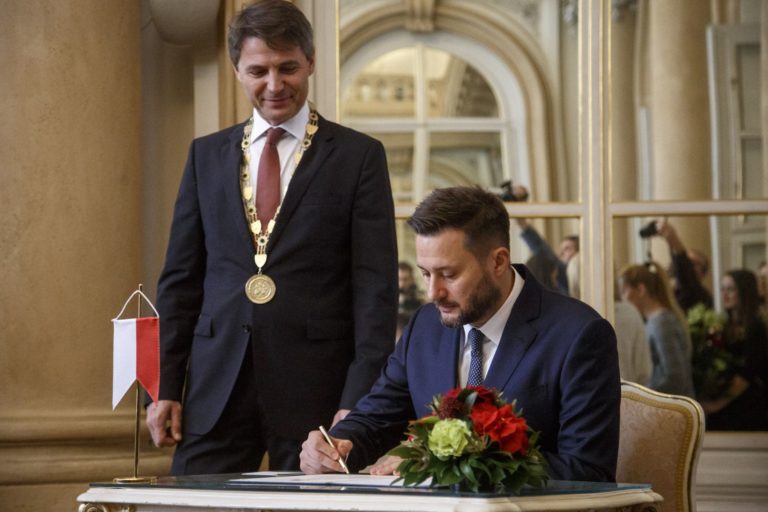 Ivo Nesrovnal, Matúš Vallo