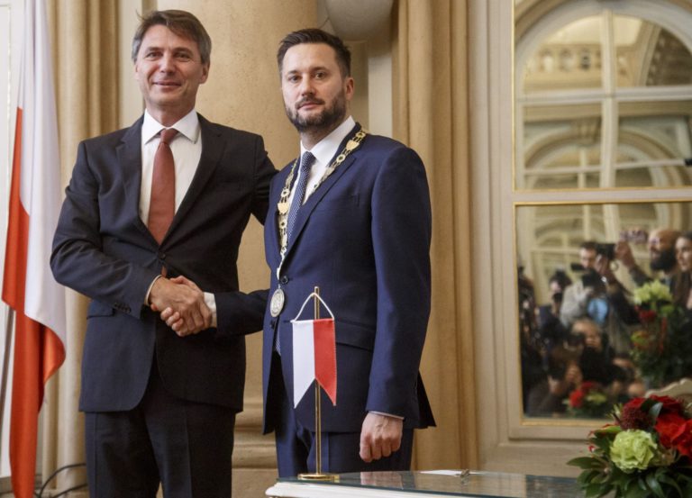 Ivo Nesrovnal, Matúš Vallo