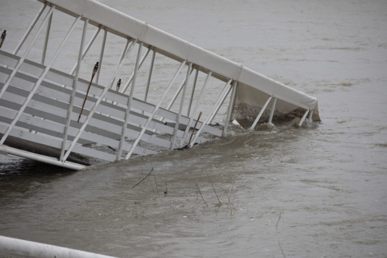 BRATISLAVA: Odtrhnutý pontón na Dunaji