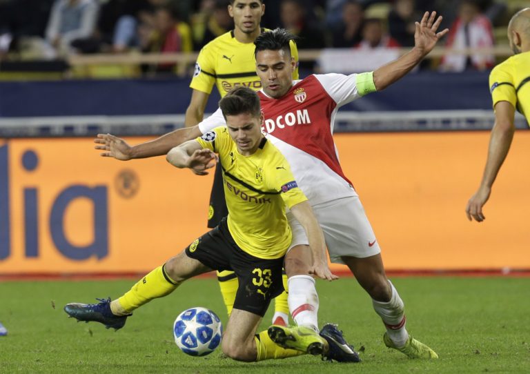 Julian Weigl, Radamel Falcao