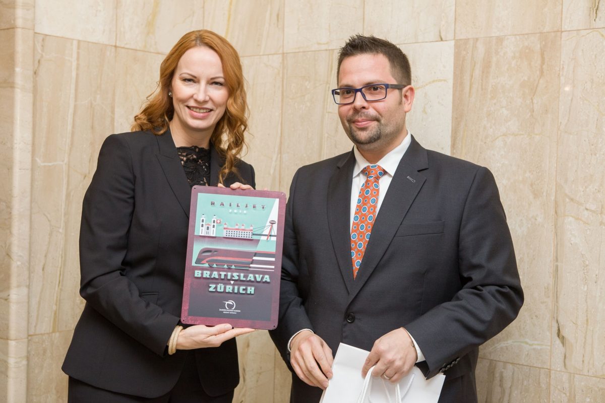 Michaela huber clenka predstavenstva obb personenverkehr ag a filip hlubocky predseda predstavenstva a generalny riaditel zssk.jpg