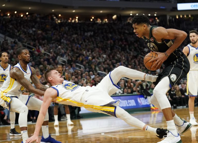 Giannis Antetokounmpo, Jonas Jerebko