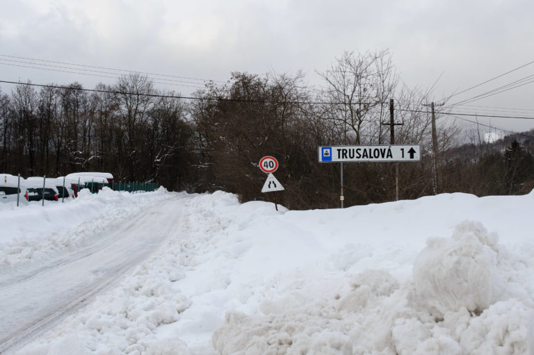 POČASIE: Vietor a sneh spôsobujú výpadky elektriny