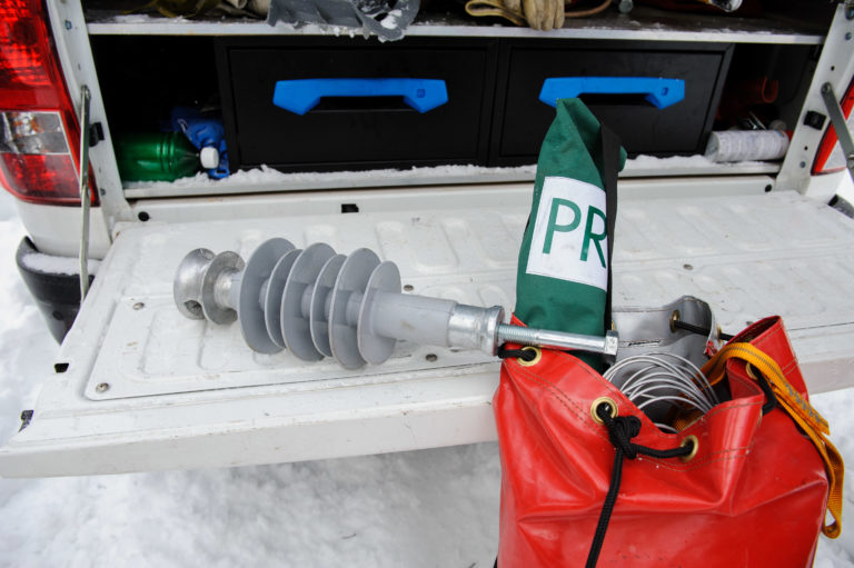 POČASIE: Vietor a sneh spôsobujú výpadky elektriny