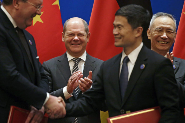 Olaf Scholz, Liu He