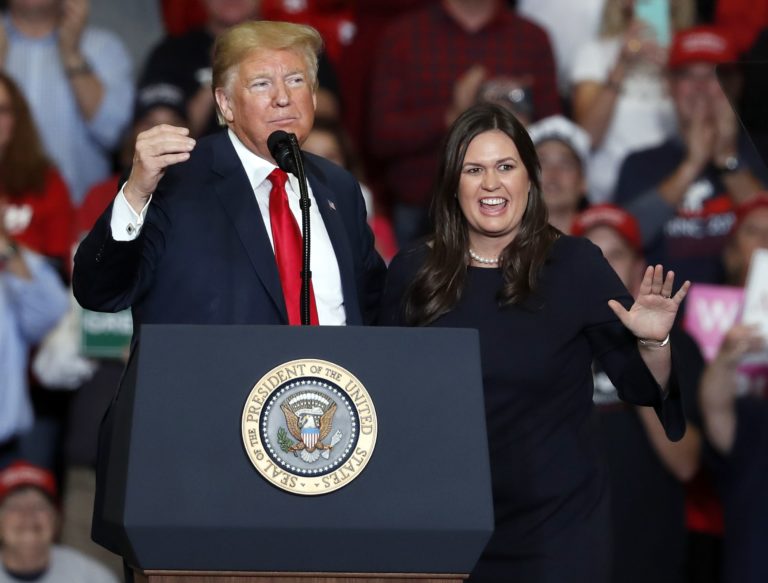 Donald Trump, Sarah Sandersová