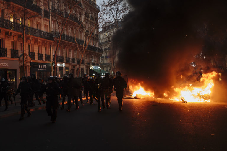 Protest, žlté vesty, Emmanuel Macron, Francúzsko