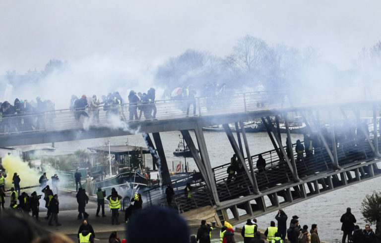 Protest, žlté vesty, Emmanuel Macron, Francúzsko